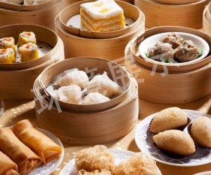 赴英國（雷?。? 中餐館 點心師